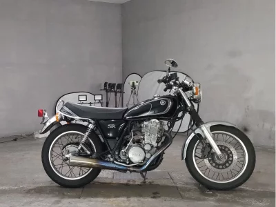 Yamaha SR400-1