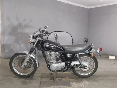 Yamaha SR400-1