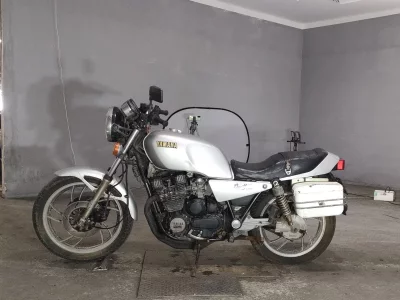 Yamaha XJ750E