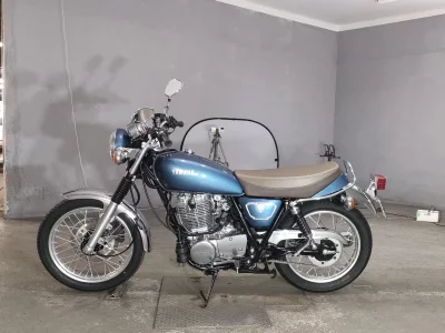 Yamaha SR400-1