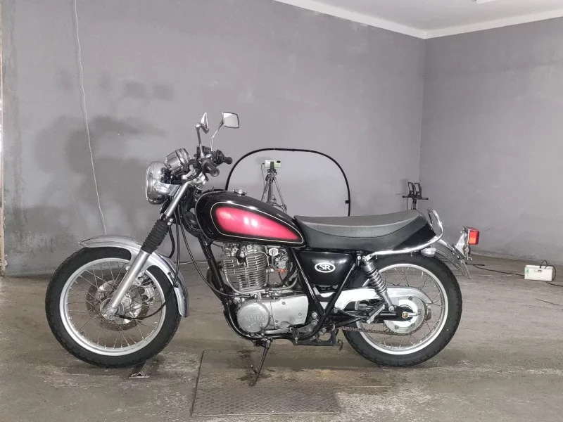 Yamaha SR400-1