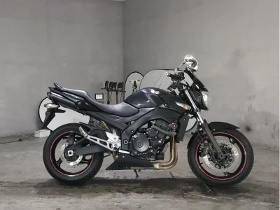 Suzuki GSR400