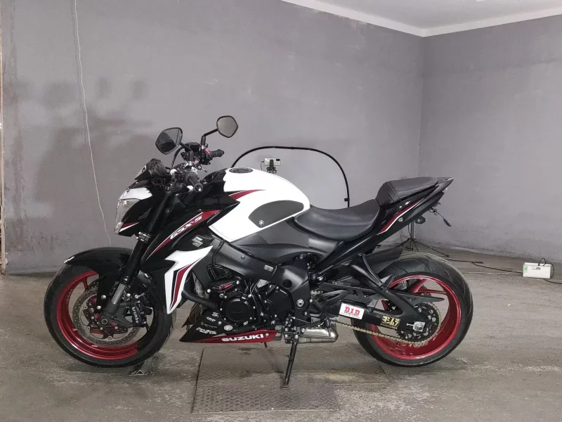 Suzuki GSX-S1000
