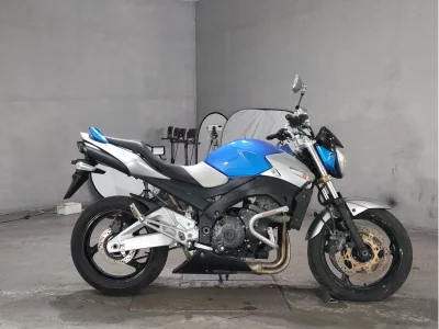 Suzuki GSR400