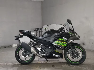 Kawasaki NINJA400