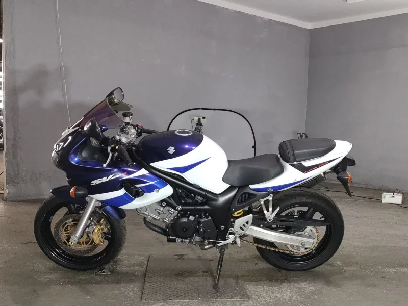 Suzuki SV400S