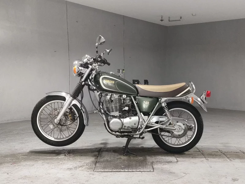 Yamaha SR400-1