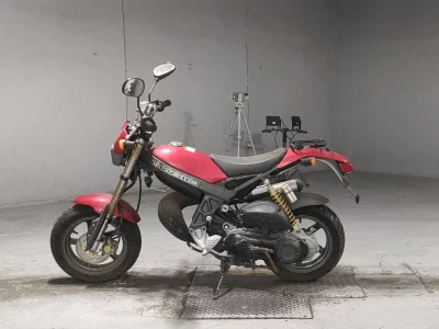 Suzuki STREET MAGIC