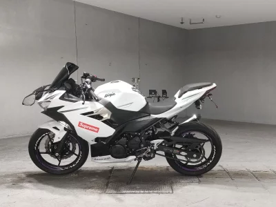 Kawasaki NINJA400