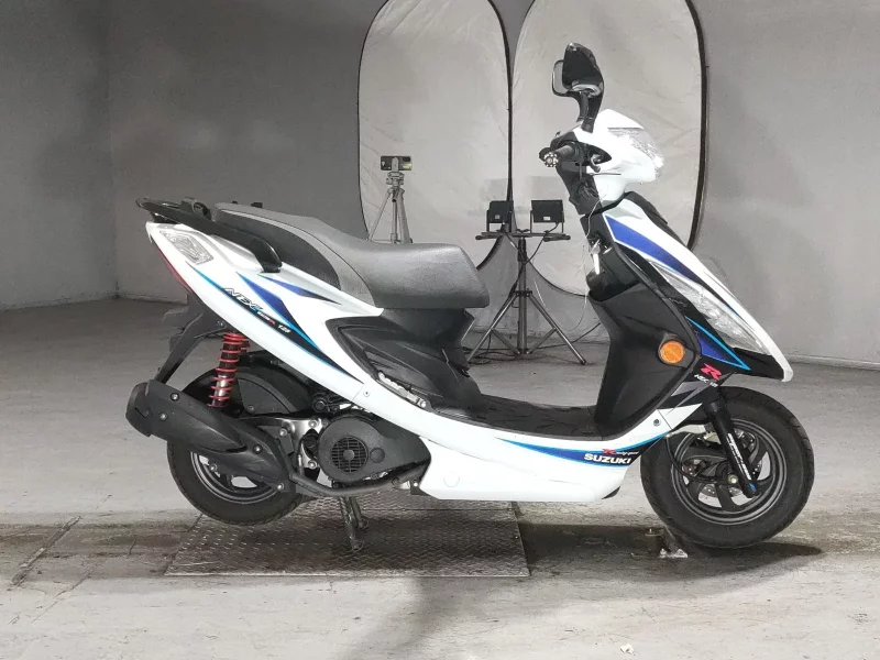 Suzuki GSR125NEX