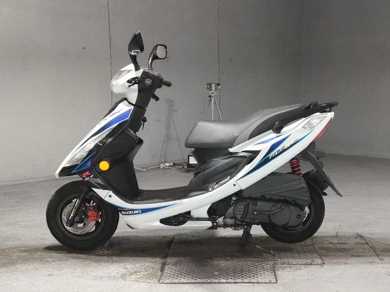 Suzuki GSR125NEX