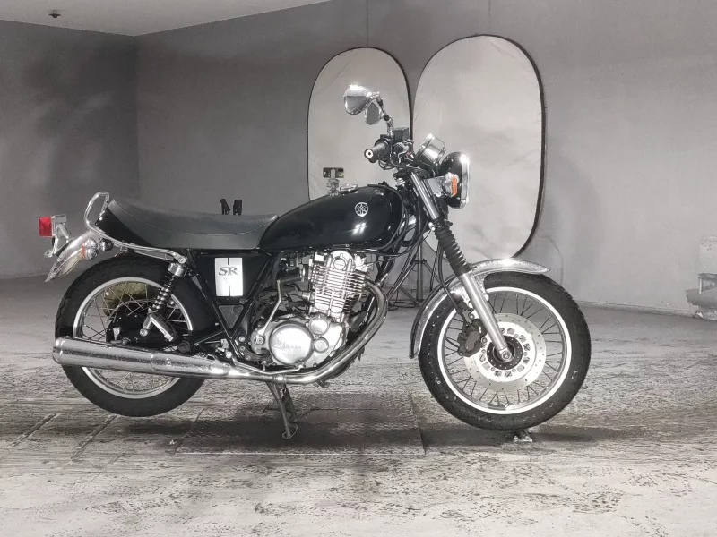 Yamaha SR400-1