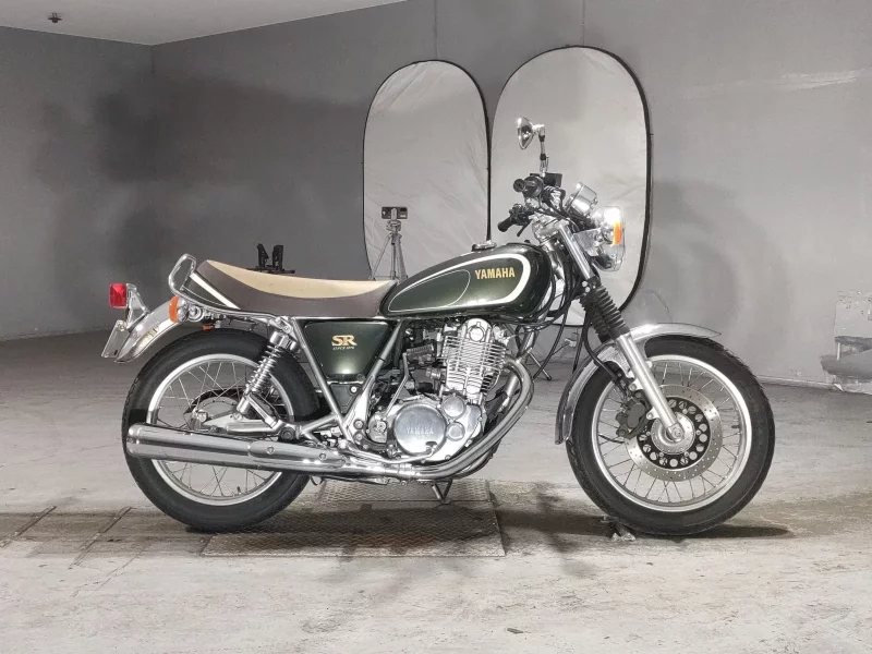 Yamaha SR400-1