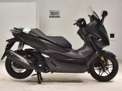 Honda FORZA -4