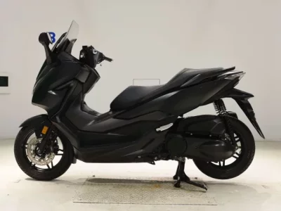 Honda FORZA -4