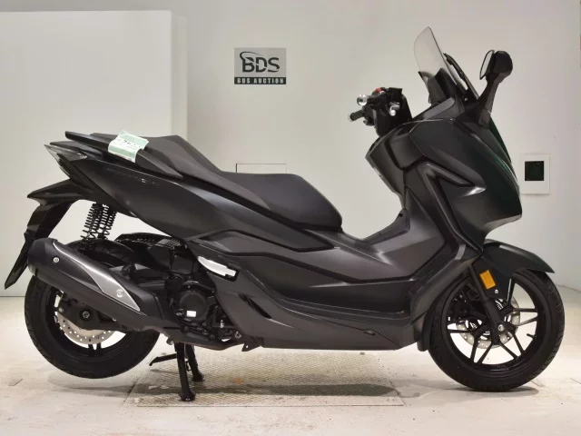 Honda FORZA -4