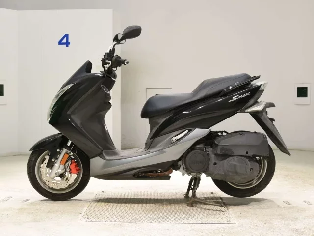 Yamaha S-MAX155