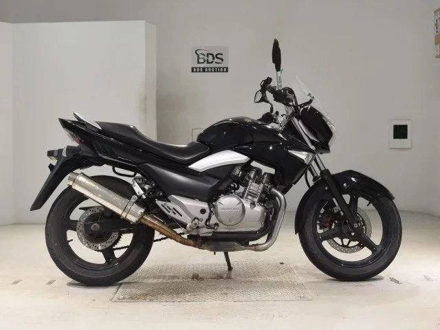 Suzuki GSR250