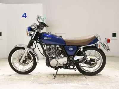 Yamaha SR400-5