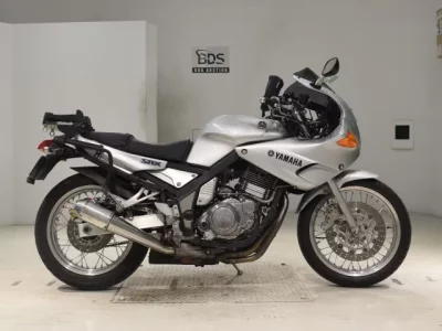 Yamaha SRX400-4
