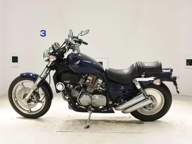 Honda V45 MAGNA
