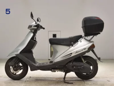 Suzuki ADDRESS V100