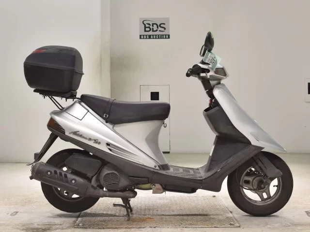 Suzuki ADDRESS V100
