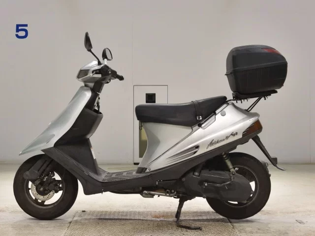 Suzuki ADDRESS V100
