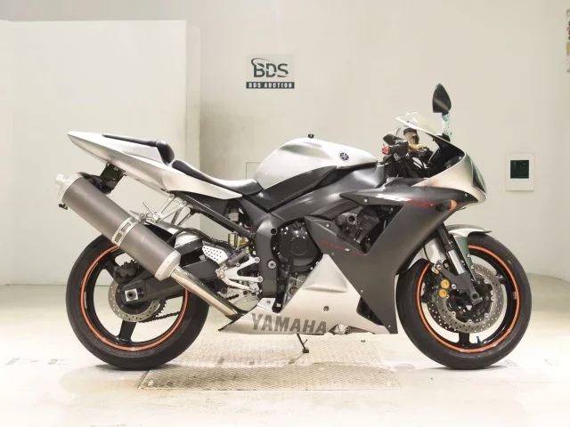 Yamaha YZF-R1