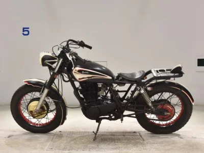 Yamaha SR400-2