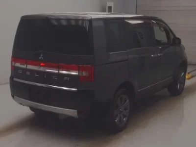 Mitsubishi DELICA D5