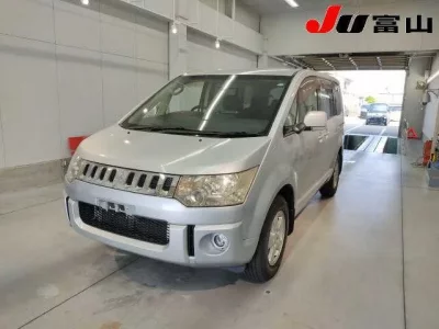 Mitsubishi DELICA D5