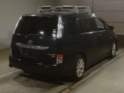 Toyota ISIS