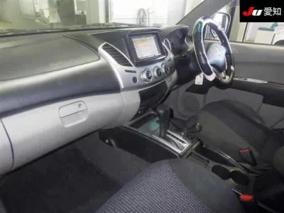 Mitsubishi TRITON