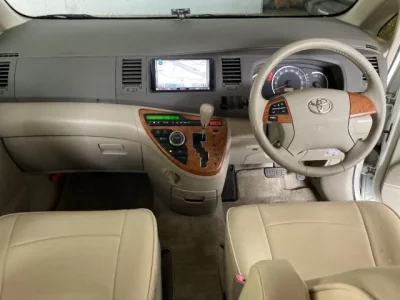 Toyota ISIS