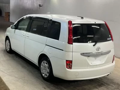 Toyota ISIS