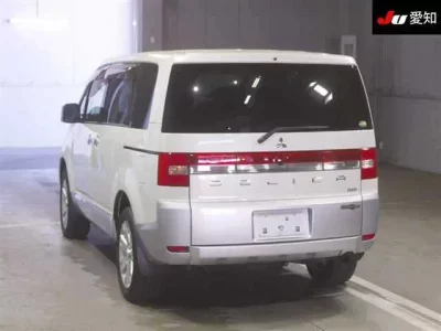 Mitsubishi DELICA D5