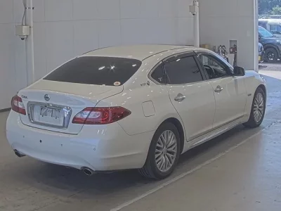Nissan CIMA
