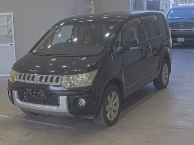 Mitsubishi DELICA D5
