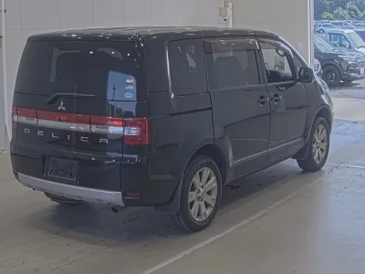 Mitsubishi DELICA D5