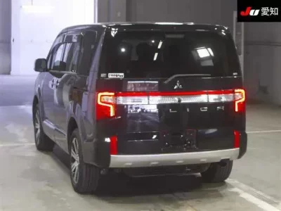 Mitsubishi DELICA D5