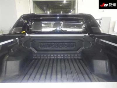 Mitsubishi TRITON