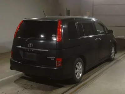 Toyota ISIS