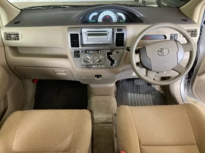 Toyota RAUM