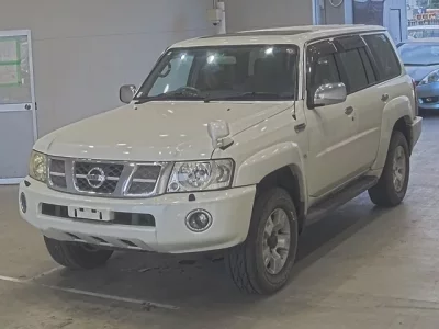 Nissan SAFARI
