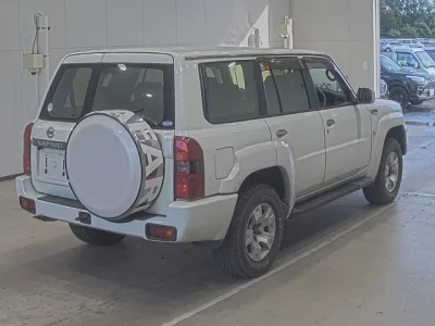 Nissan SAFARI