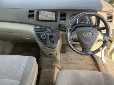 Toyota ISIS