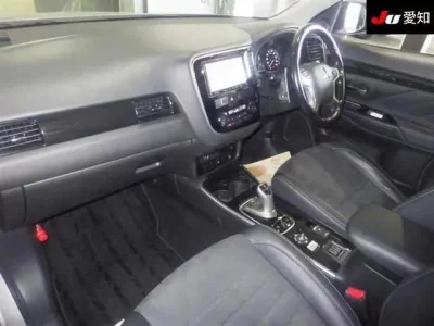 Mitsubishi OUTLANDER PHEV