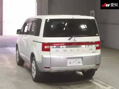Mitsubishi DELICA D5