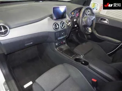 Mercedes-Benz B CLASS